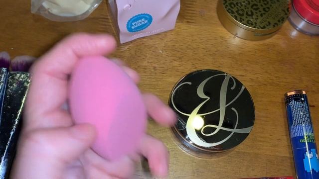 DUMPSTER DIVING AT ULTA | SO MUCH STUFF! смотреть онлайн