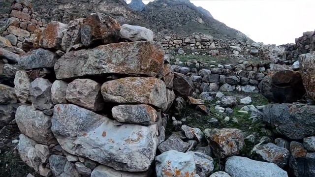Палеонтологическая экспедиция в горах Кавказа . смотреть онлайн