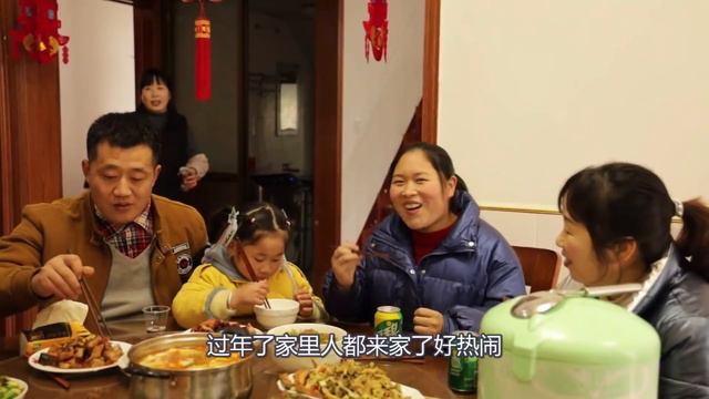 100元5斤生蚝肉，配点龙须粉，吃得满嘴流油，真过瘾！【陈说美食】 смотреть онлайн