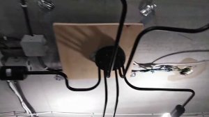 Натяжной потолок. Какой нужен крепёж. Закладная под люстру. Закладная под светильник.