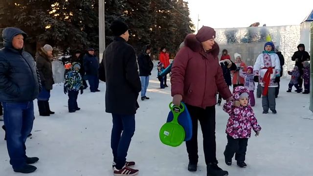 10 Хоровод вокруг ёлки с движениями под музыку смотреть онлайн