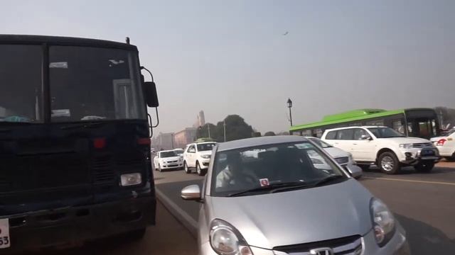 India Gate and Lotus Temple. Delhi. India/ Ворота Индии и Храм Лотоса. Дели. Индия смотреть онлайн