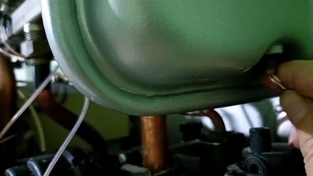Ремонт газового котла Аристон Уно 24. Снятие и установка расширительного бака. Падает давление котл смотреть онлайн
