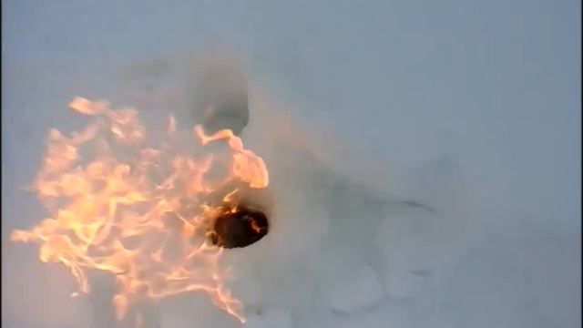 Огонь видос пузырь газа горит из под льда на каме смотреть онлайн
