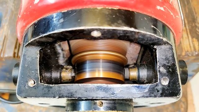 12,000 RPM - 220V Sewing Machine Motor ( Universal Motor ) Inside - Can it Generate Electricity ? смотреть онлайн