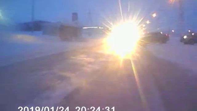 г Воркута 25.01.2019 г 07:40 перекресток Пищевиков-Сангородок камера заднего вида смотреть онлайн