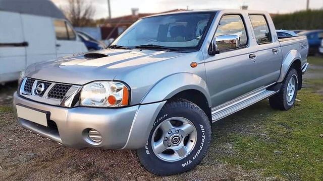 Пикап Nissan NP300 двойная кабина