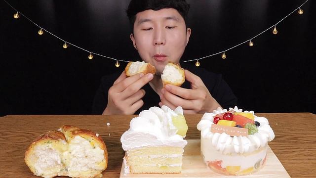 [SUB]마듀 멜론 생크림 케이크, 피크닉 후르츠 케이크 먹방 (Melon Cake, Fruit Cake, Garlic Baguette Bread)MUKBANG