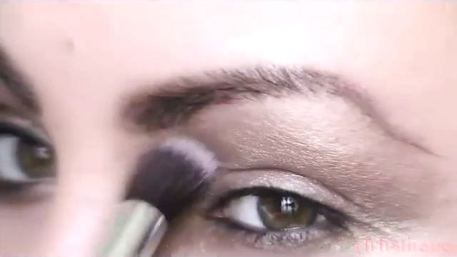 Как подчеркнуть зеленые глаза/Green eyes make up tutorial смотреть онлайн