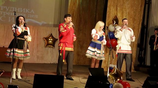 Ансамбль "Сударушка" - Полицейское попурри смотреть онлайн