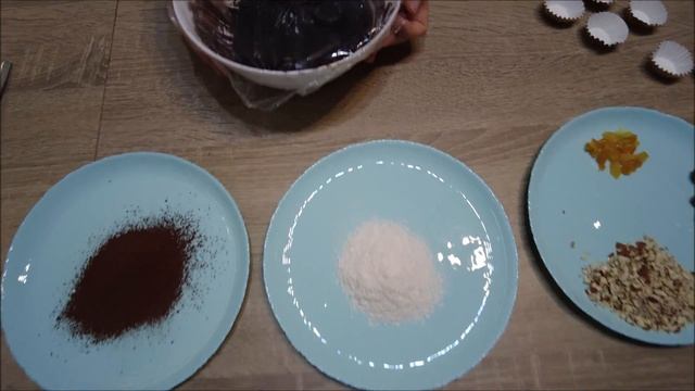 Шоколадови бонбони / Домашни шоколадови трюфели, лесни само с две съставки / homemade chocolates смотреть онлайн