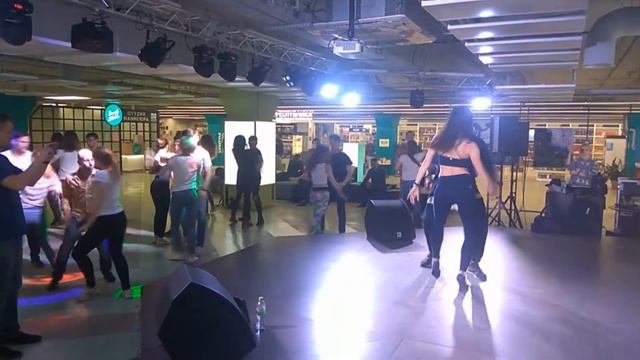 Bachata - День Латины (Adonis Baez & Elena Balasanova) - music dance смотреть онлайн