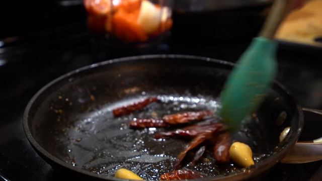 HOW TO MAKE THE BEST SALSA TAQUERA | SALSA DE CHILE DE ÁRBOL