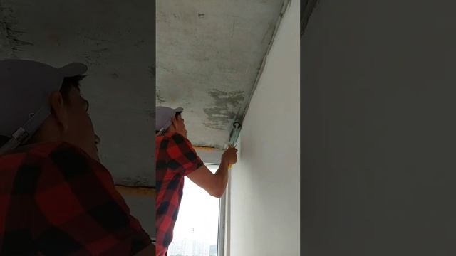 Шпаклёвка углов , шпаклёвка потолка и стен , Ручная штукатурка . смотреть онлайн