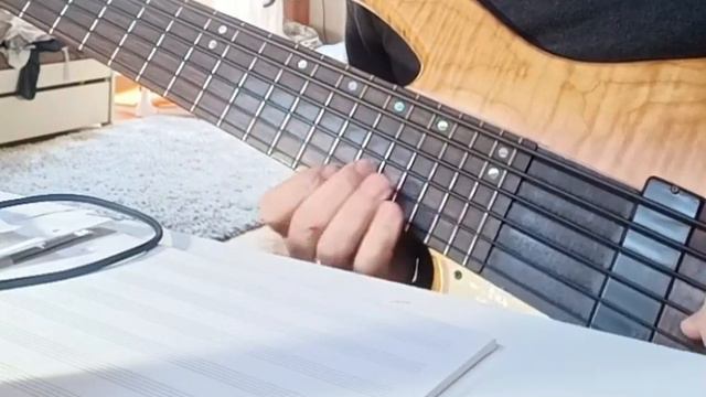Improvising over Spain (C.Corea) - bass solo part. смотреть онлайн