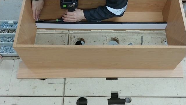 Изготовление кухни в ГАЗ 66 Making a kitchen in the Russian motor home смотреть онлайн