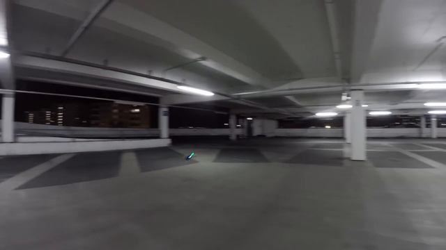 FPV RACING - 250 FPV Quadcopter racing in a carpark. BRING OUT THE DRONES!! смотреть онлайн