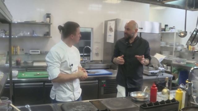 Паста Карбонара классическая! Готовит Артём Уразаев спагетти карбонара! Руслан Коновалов смотреть онлайн