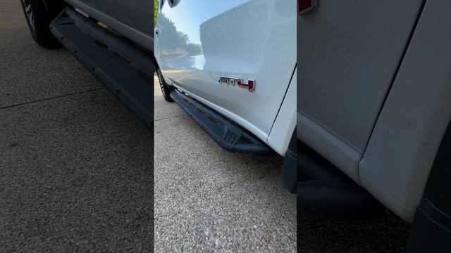GMC Sierra Tip of the Day - Retractable Running Boards #gmcsierra #chevroletsilverado #runningboard смотреть онлайн