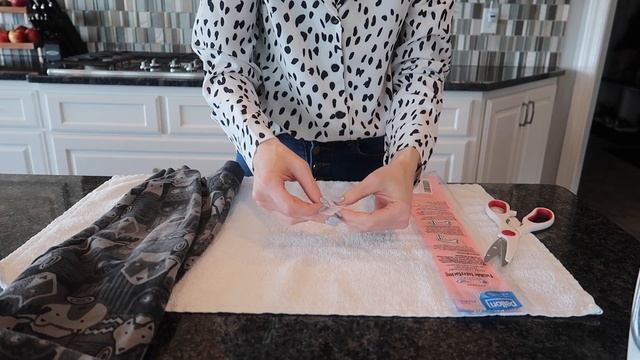 How to Repair Holes in Clothes Without Stitching ? (using an Iron in 30 SECONDS!) смотреть онлайн