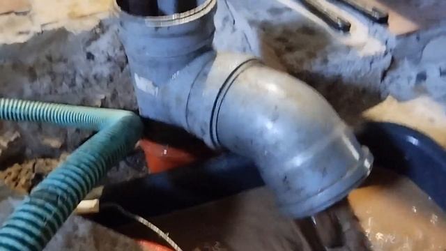 Скважина в подвале???//Решение проблемы с магистральным водопроводом? смотреть онлайн