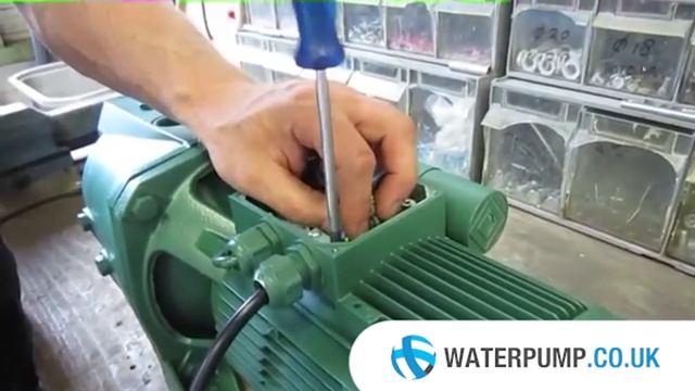 How to: Connecting a power cable to a DAB Jet 151 M, 251 M, 200 M or 300 M смотреть онлайн