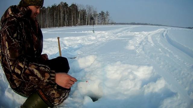 Поездка на Лихачи 23 02 2018, рыбалка в Томской области таёжное озеро. смотреть онлайн