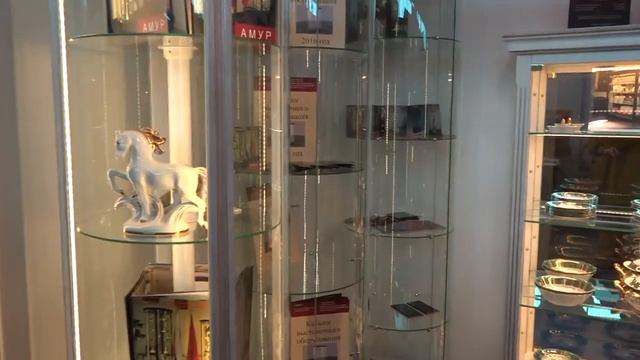 Выставка строим дом. Мебель. Витрины из дуба. смотреть онлайн