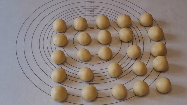 Песочные корзиночки с джемом и белковым кремом смотреть онлайн