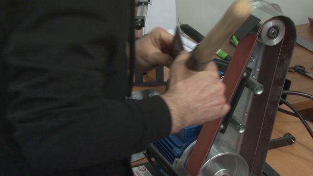 Заточка лопаты на станке ADEMS Tesar смотреть онлайн