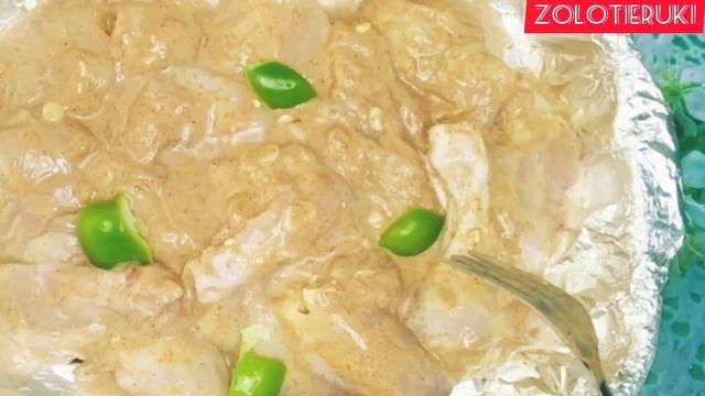 Запеченная Курица. Курица в фольге в духовке. The chicken in the foil unique taste смотреть онлайн