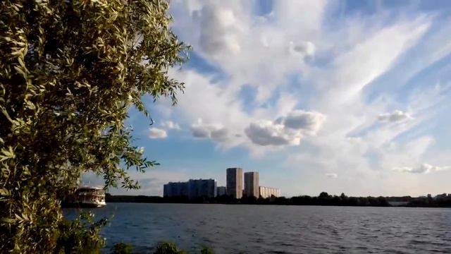 Река Москва. Вид на Нагатинский затон / Moscow River. View of Nagatinsky backwater. смотреть онлайн