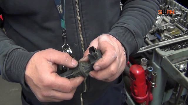 Mazda CX7 Ignition Coil Diagnosis & Replacement смотреть онлайн