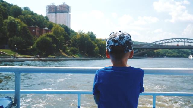 На теплоходе по Москве-реке 4K | Sony A7III | Tamron 28-75mm f/2.8 | SLOG2 | смотреть онлайн