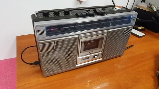 добротный бумбокс SHARP GF-6060, обзор смотреть онлайн