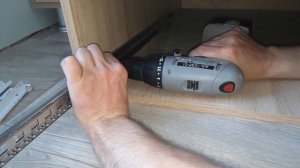 Как прикрутить шариковые направляющие к ящику