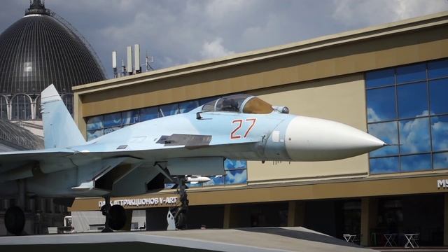 Истребитель СУ-27.Павильон Космос.ВДНХ. смотреть онлайн