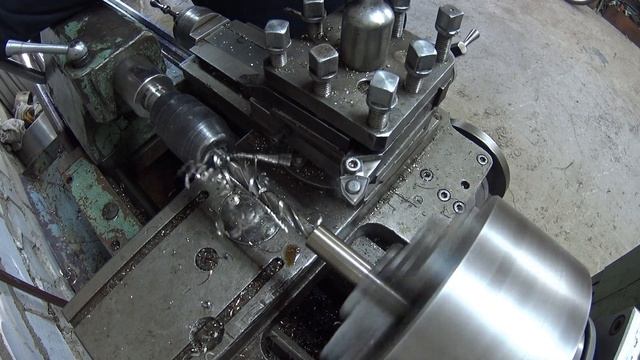 Работа развёрткой. Втулка с точными размерами на токарном станке. смотреть онлайн