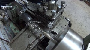 Работа развёрткой. Втулка с точными размерами на токарном станке.