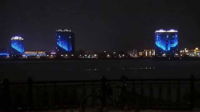 Ночной Китай, вид с российского берега Амура смотреть онлайн