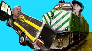 СТОЛКНОВЕНИЕ Поезда и Автобуса Спасаем Людей в ACCIDENT