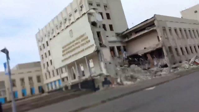Харьков,27 марта 2022 г., Прогулка по разрушенному городу... смотреть онлайн