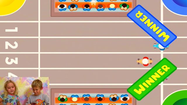 Ксюша и степа играют в мини игры на 3,4 игрока ... смотреть онлайн