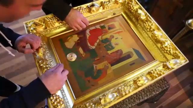 Храм Рождества Иоанна Предтечи, Каменный остров. Святыня помещена в новый мощевик. Апрель 2019 смотреть онлайн