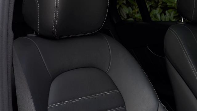 MERCEDES-BENZ 2.0 GLC 300 D 4MATIC AMG LINE PREMIUM PLUS 5d | WALK AROUND EXTERIOR + INTERIOR смотреть онлайн