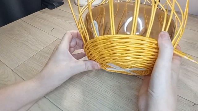 МК. Золотая ваза из газетных трубочек. Плетение из газет. Декор. смотреть онлайн