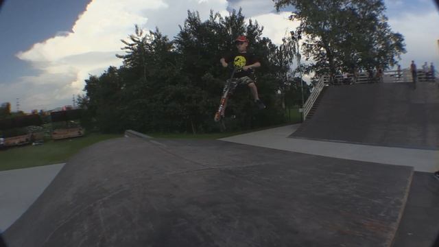 kick scooter tricks - скейтпарк Алтуфьево 20170715 смотреть онлайн
