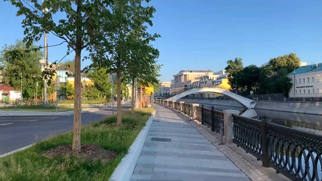 Встречаю летний рассвет в Москве на велосипеде смотреть онлайн