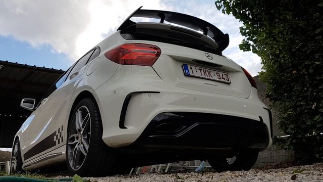 Mercedes a180 straight pipe смотреть онлайн