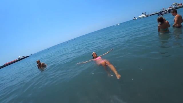 СОЧИ 2021 ОТДЫХАЮЩИЕ БЕЗ КОМПЛЕКСОВ НА ПЛЯЖЕ! ЦЕНТРАЛЬНЫЙ ПЛЯЖ В СОЧИ смотреть онлайн